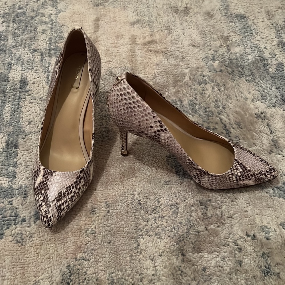SOLD - Aldo snake skin heels